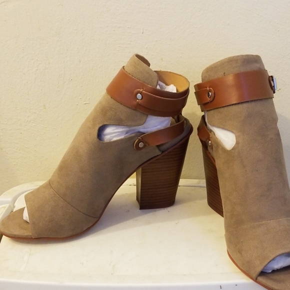 Shoes - Picture 1 of 5